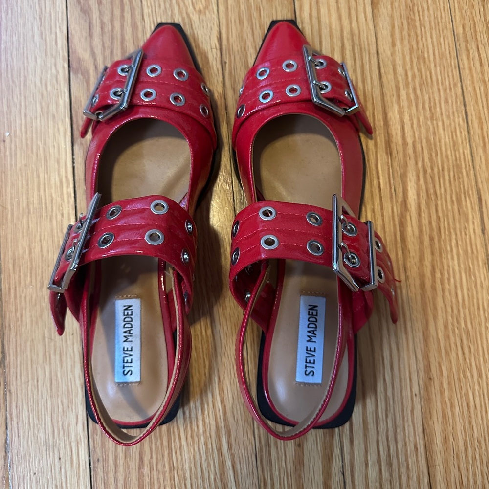 Steve Madden Red Graya Flats